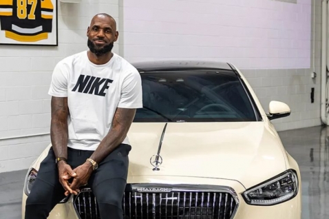 lebron-dzejms-mercedes-maybach-s680-manufaktur-aukcija-luksuzni-automobil-2026 (2).jpg